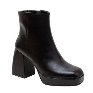 Lisa Vicky Nifty Block Heeled Bootie Side Zip Black Leather